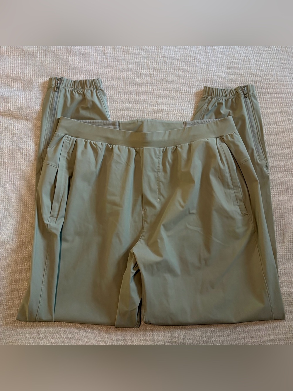 Lululemon Men’s Khaki/Gray Slim Fit Joggers